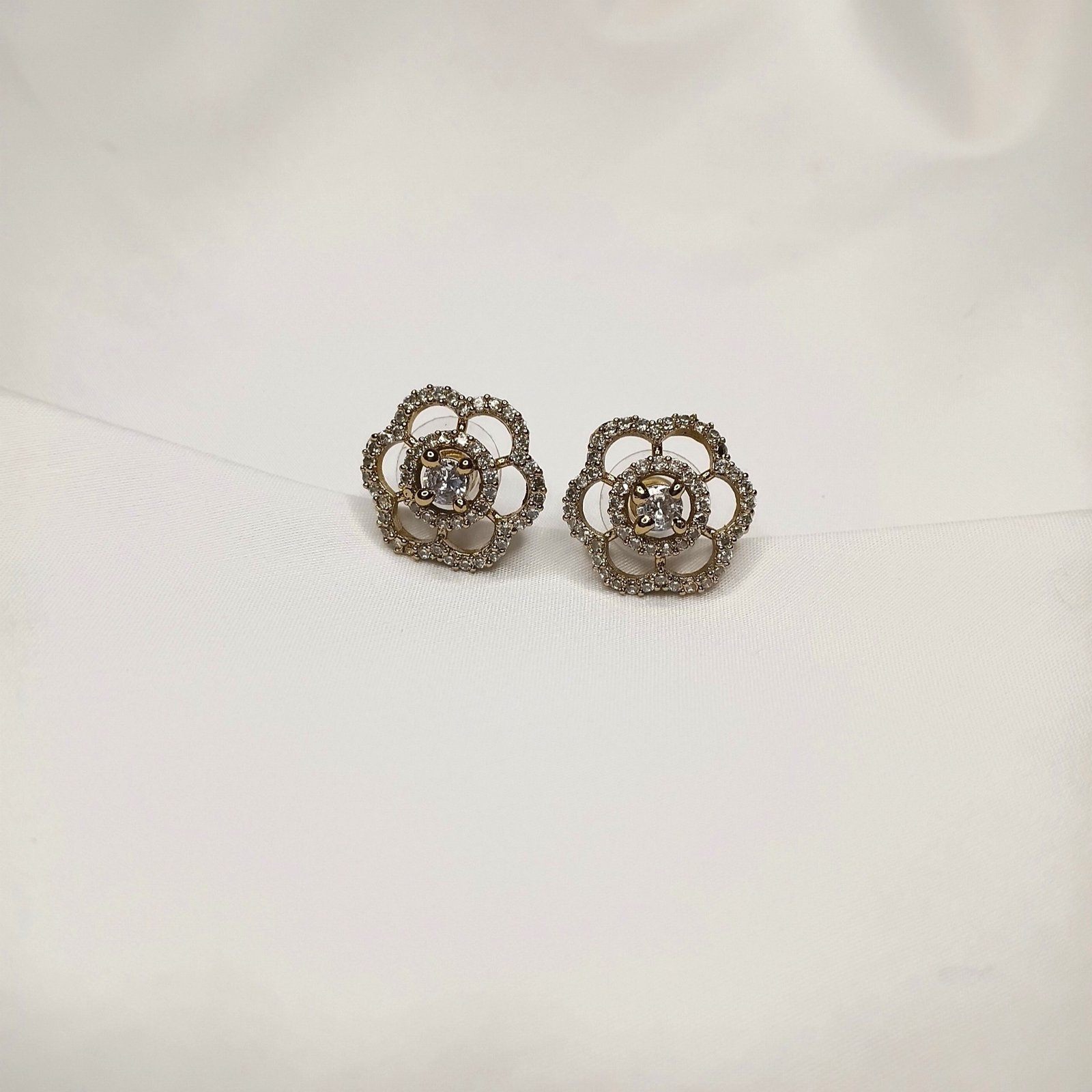 Vintage Camellia Mehndi-Plated Studs